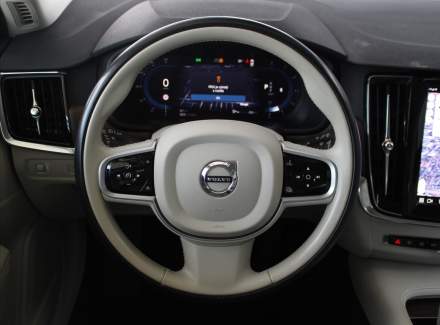 Volvo - V90