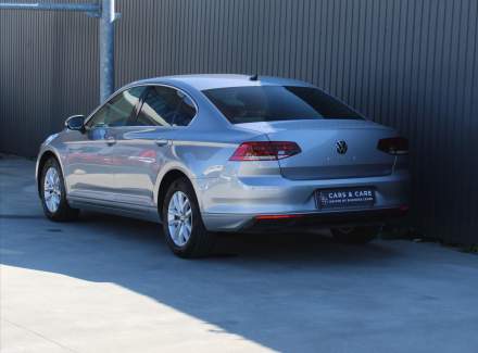 Volkswagen - Passat