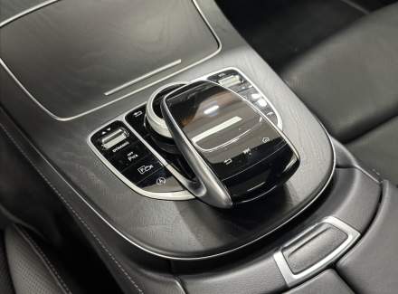 Mercedes-Benz - E-class