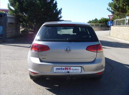 Volkswagen - Golf