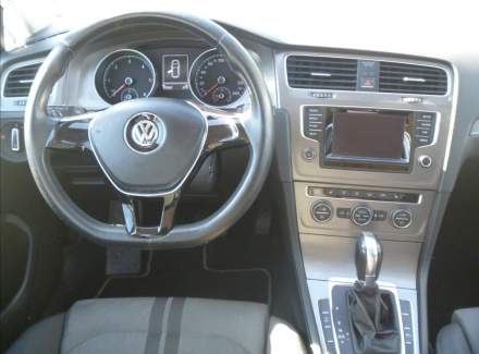 Volkswagen - Golf