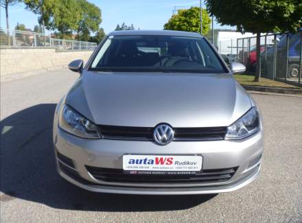 Volkswagen - Golf