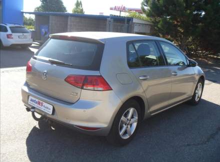 Volkswagen - Golf