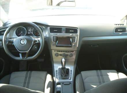 Volkswagen - Golf