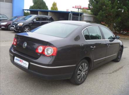 Volkswagen - Passat