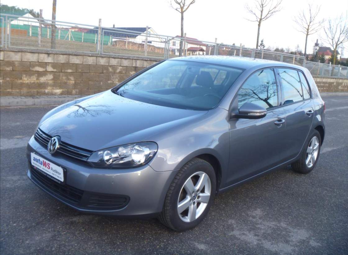Volkswagen - Golf