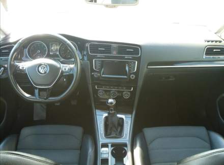 Volkswagen - Golf
