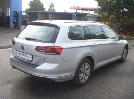 Volkswagen - Passat
