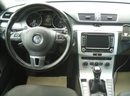 Volkswagen - Passat