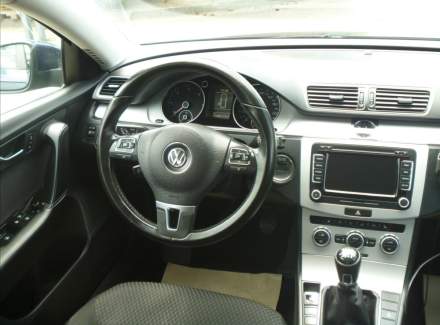 Volkswagen - Passat