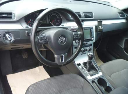 Volkswagen - Passat