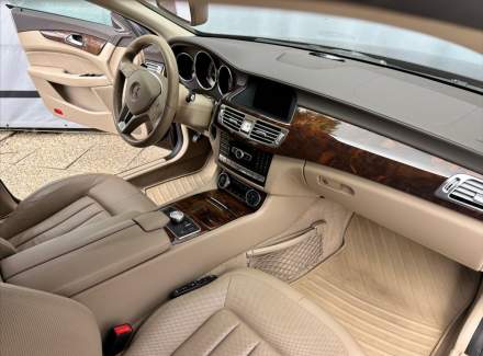 Mercedes-Benz - CLS