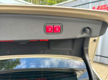 Mercedes-Benz - E-class