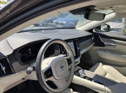 Volvo - V90