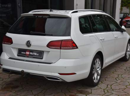 Volkswagen - Golf