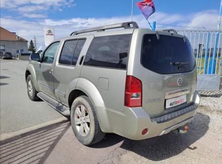 Nissan - Pathfinder