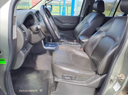 Nissan - Pathfinder