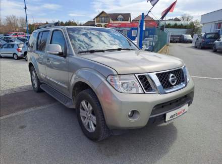 Nissan - Pathfinder