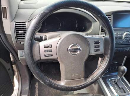 Nissan - Pathfinder