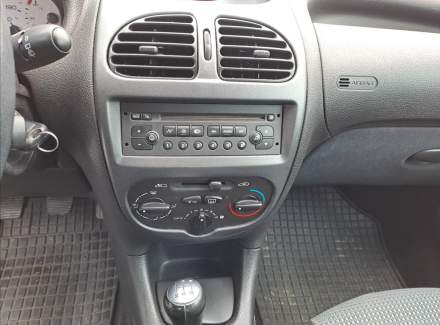 Peugeot - 206