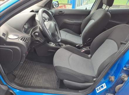 Peugeot - 206