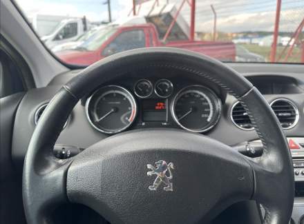 Peugeot - 308
