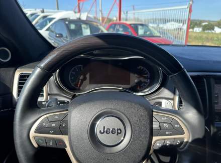 Jeep - Grand Cherokee
