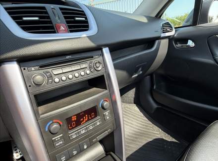 Peugeot - 207