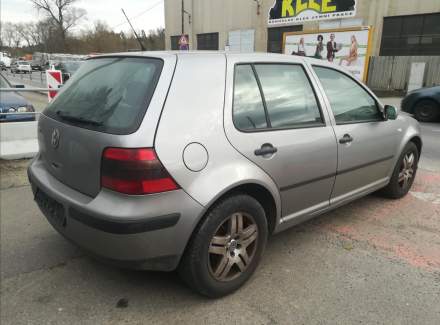 Volkswagen - Golf