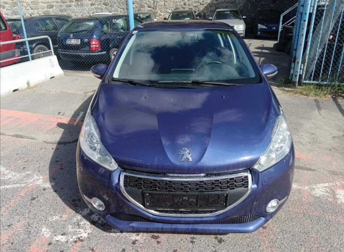 Peugeot - 208