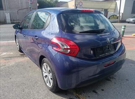 Peugeot - 208