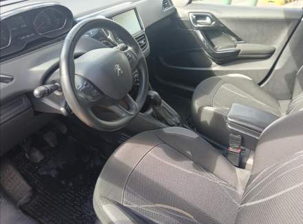Peugeot - 208
