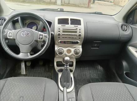 Toyota - Urban Cruiser