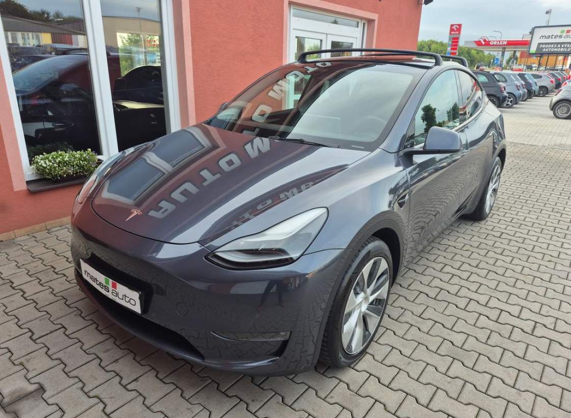 Tesla - Model Y