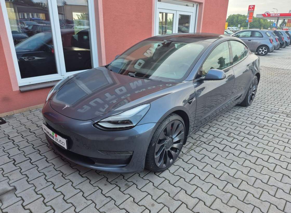 Tesla - Model 3