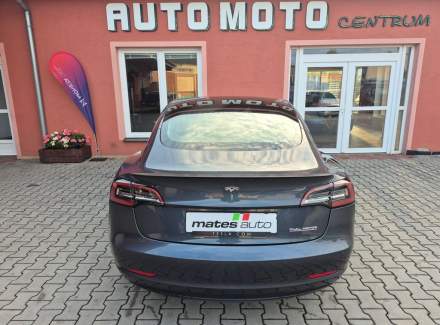 Tesla - Model 3