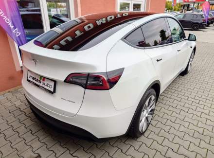 Tesla - Model Y