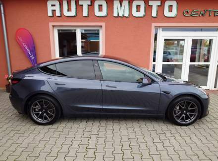 Tesla - Model 3