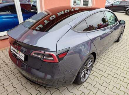 Tesla - Model 3