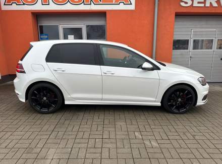 Volkswagen - Golf