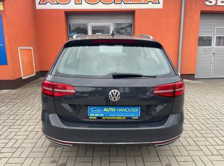 Volkswagen - Passat