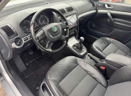 Škoda - Octavia