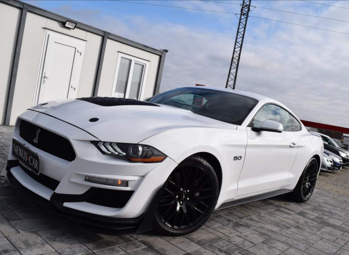 Ford - Mustang