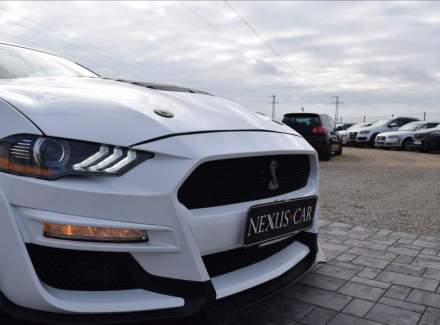Ford - Mustang