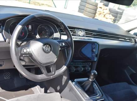 Volkswagen - Passat