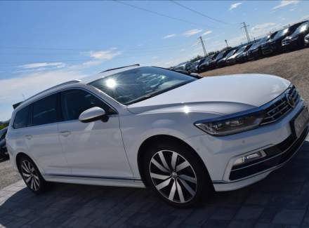Volkswagen - Passat