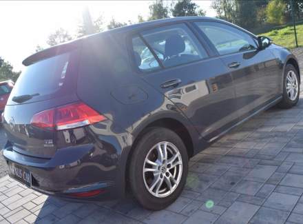 Volkswagen - Golf