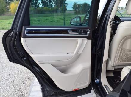 Volkswagen - Touareg