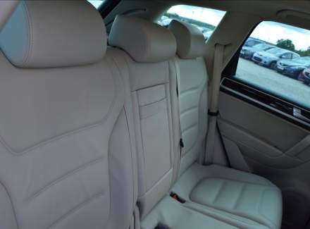 Volkswagen - Touareg