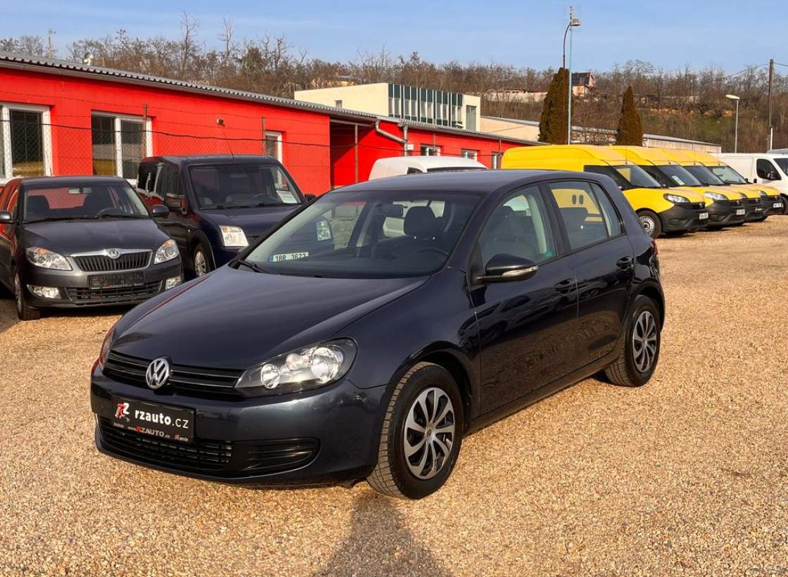 Volkswagen - Golf